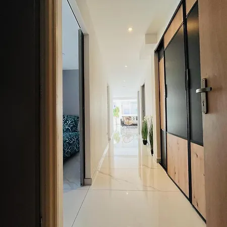 Magnifique Neuf Face A La Apartment